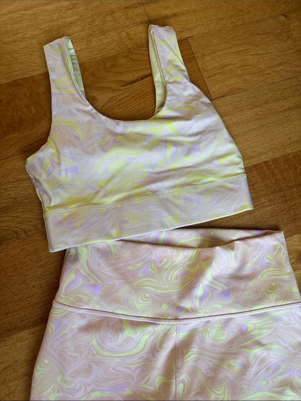 Fabletics Powerhold Printed Set - Picture 2 of 6